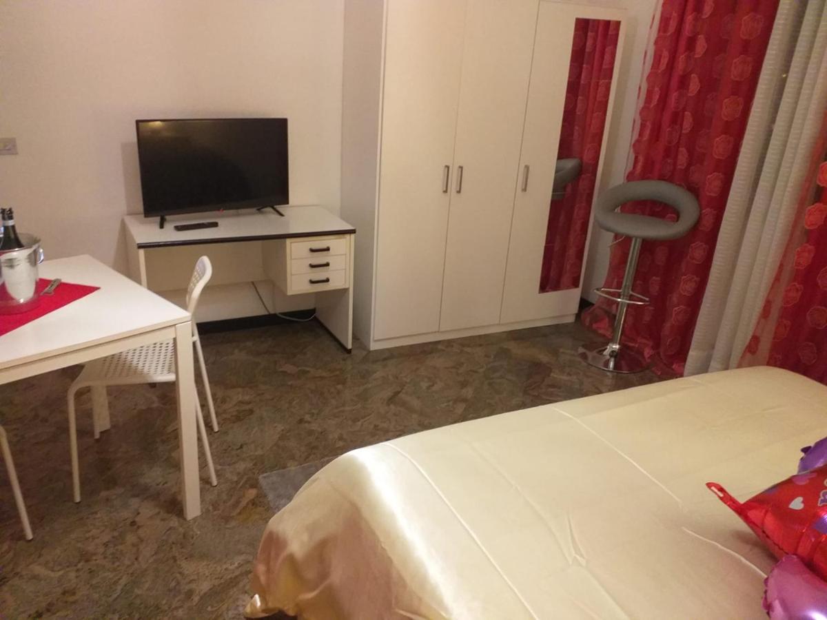 Executive Center Rooms Бари Экстерьер фото