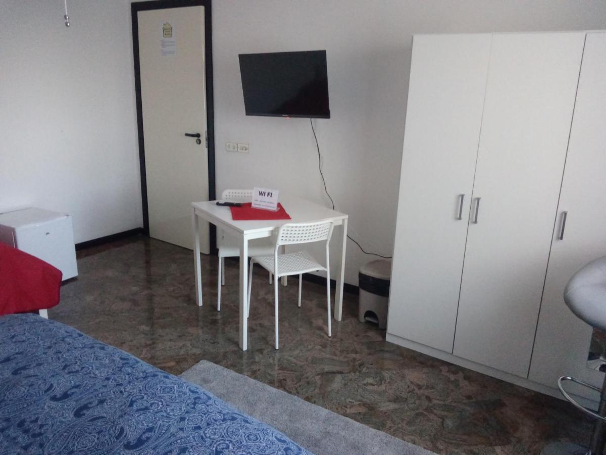 Executive Center Rooms Бари Номер фото